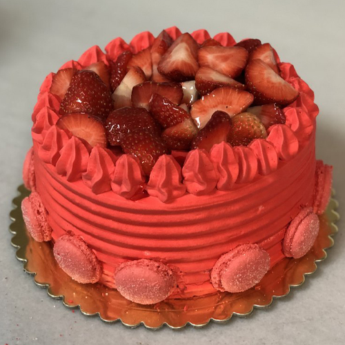 ÇİLEKLİ YAŞ PASTA