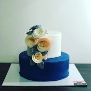 Rose Desenli Nişan Pastası